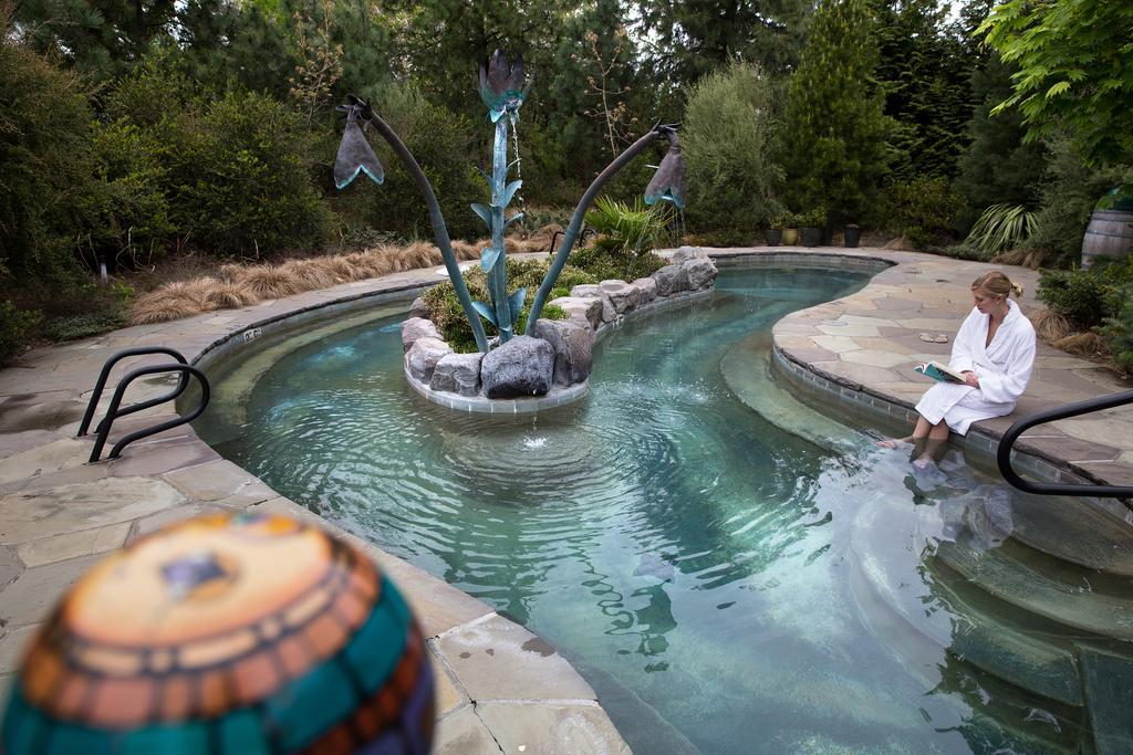 Mcmenamins Edgefield Hotel Troutdale Bagian luar foto