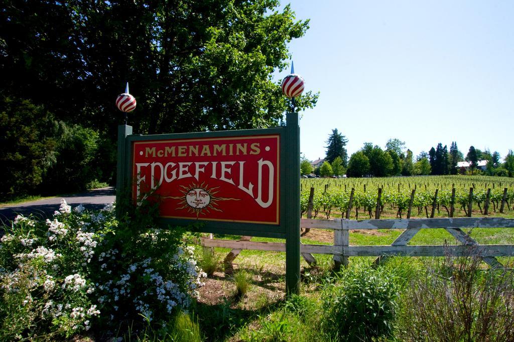 Mcmenamins Edgefield Hotel Troutdale Bagian luar foto
