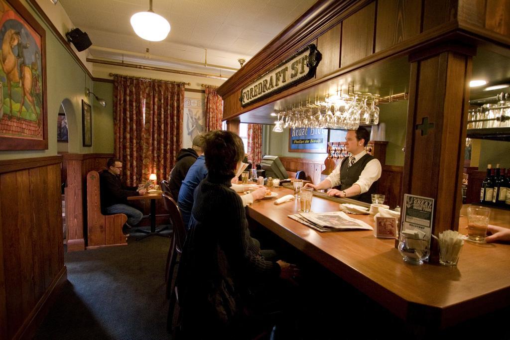 Mcmenamins Edgefield Hotel Troutdale Bagian luar foto