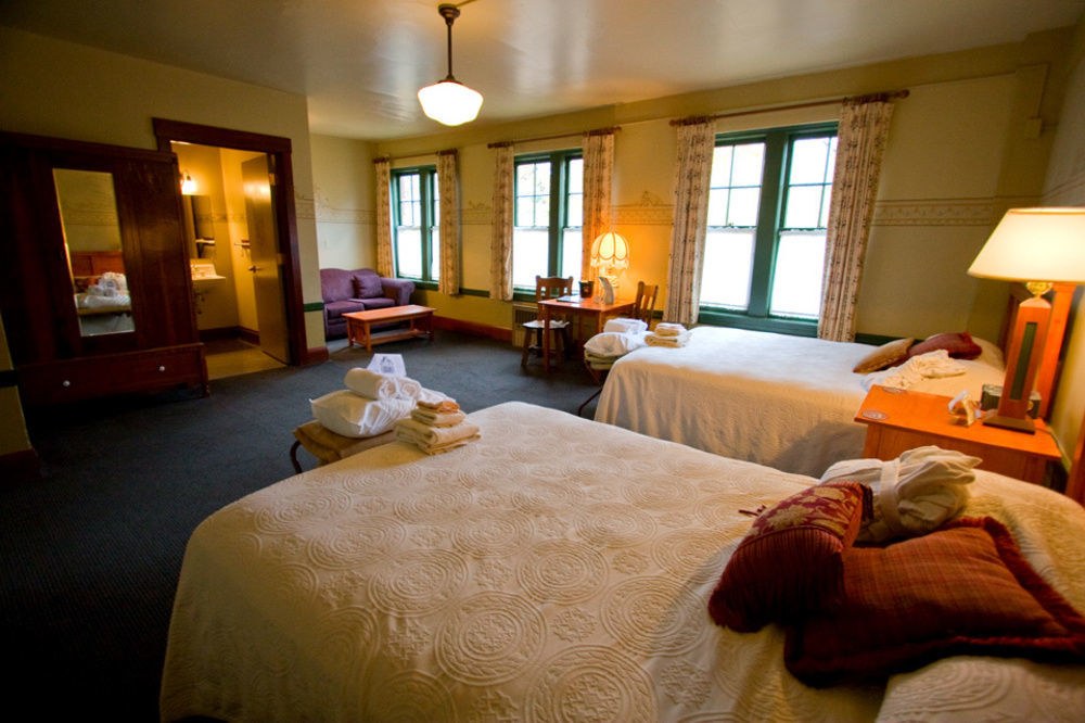 Mcmenamins Edgefield Hotel Troutdale Bagian luar foto