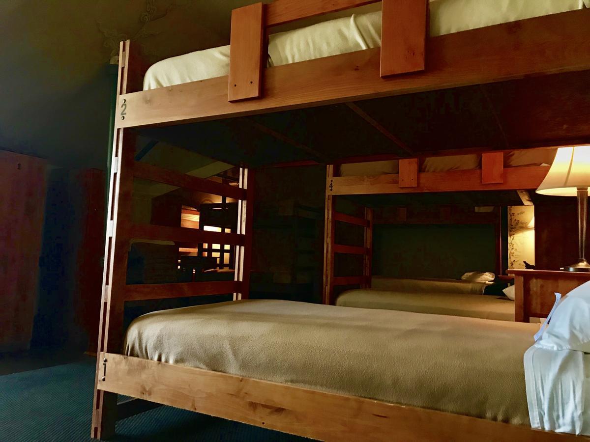 Mcmenamins Edgefield Hotel Troutdale Bagian luar foto