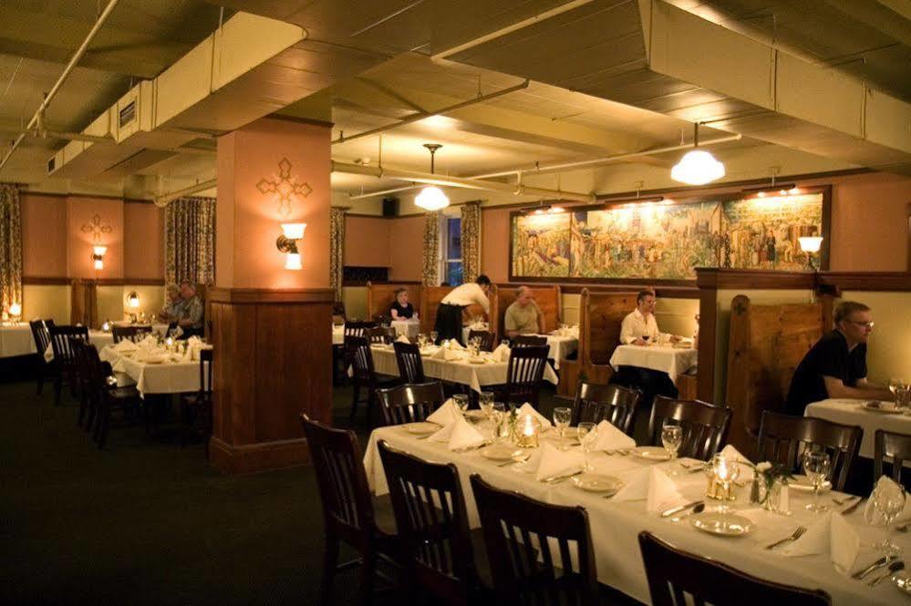 Mcmenamins Edgefield Hotel Troutdale Bagian luar foto