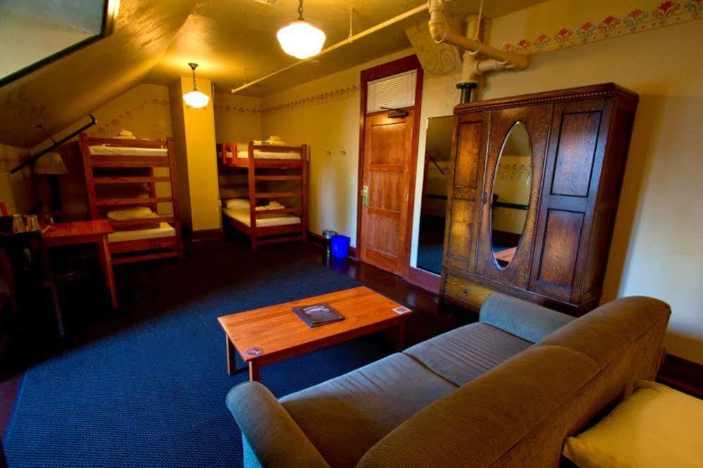 Mcmenamins Edgefield Hotel Troutdale Bagian luar foto