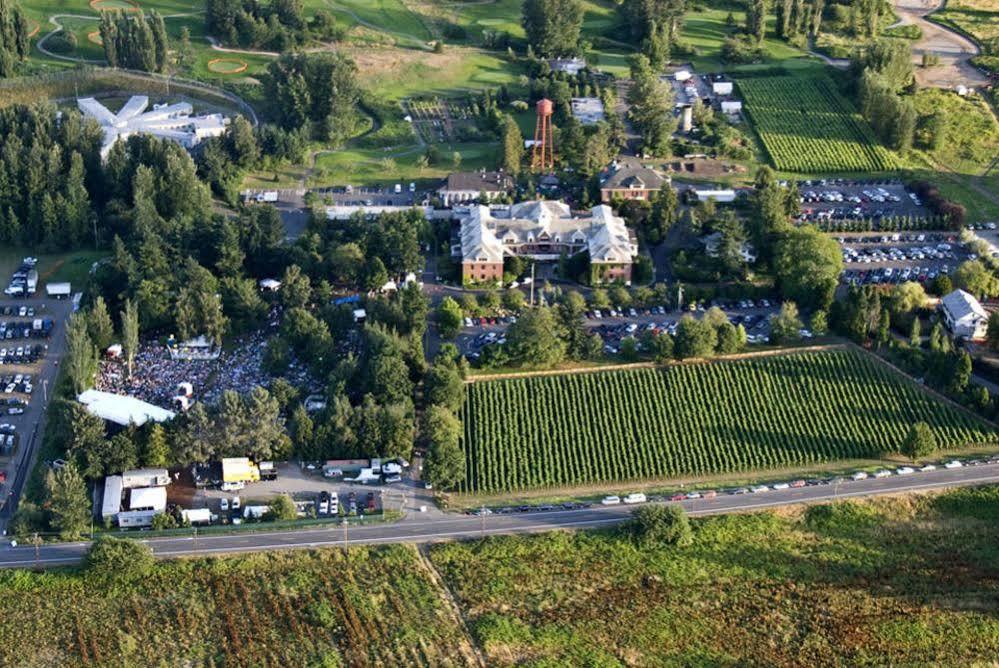 Mcmenamins Edgefield Hotel Troutdale Bagian luar foto