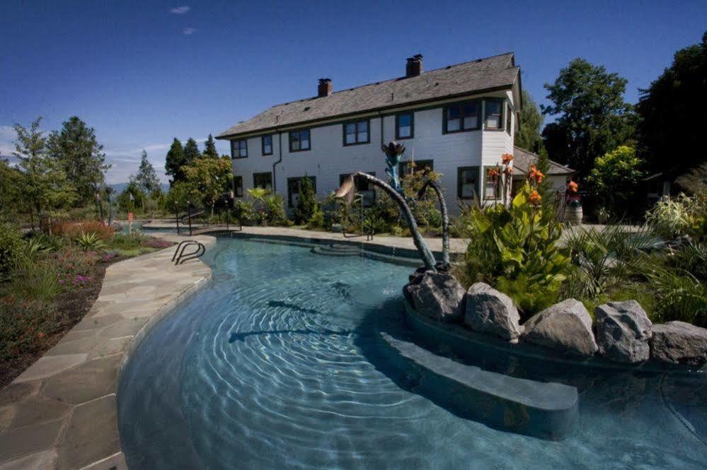Mcmenamins Edgefield Hotel Troutdale Bagian luar foto
