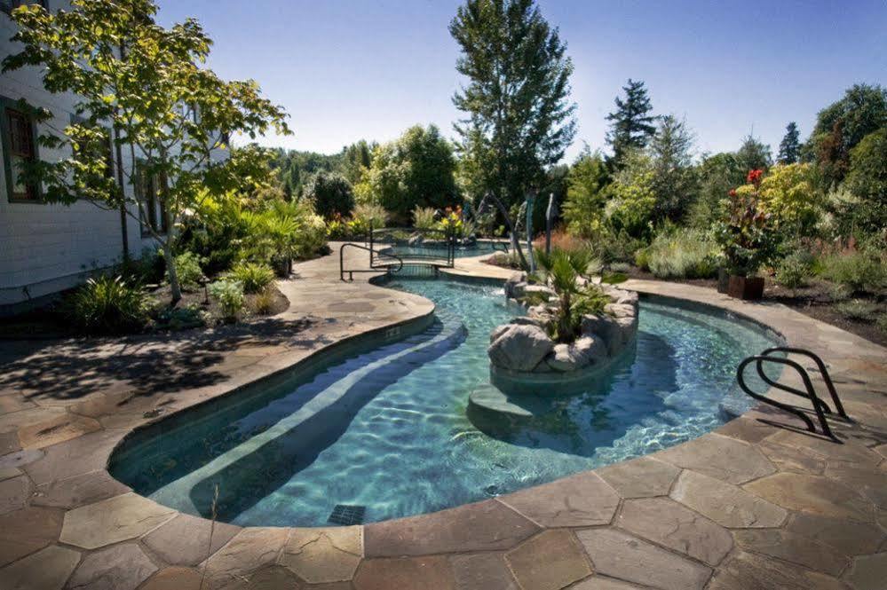 Mcmenamins Edgefield Hotel Troutdale Bagian luar foto